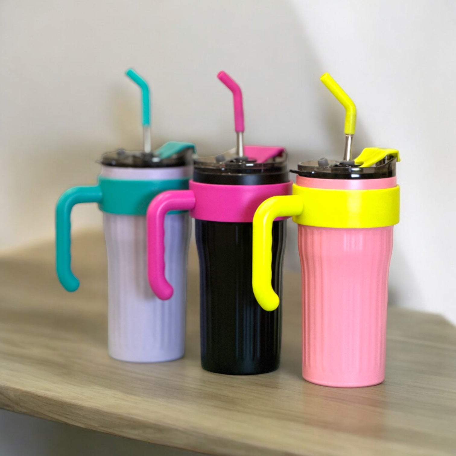 Black Ribbed Stanely Sipper